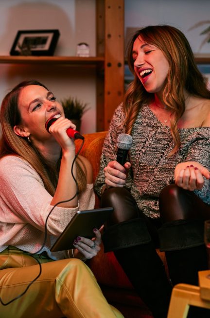 girls singing